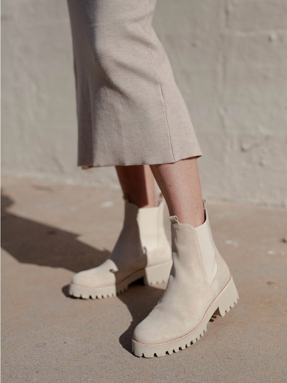 Freda Salvador x Sam Collab Brooke Boot In Bone Suede Water Resistant Size 9.5